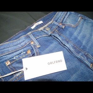 GRLFRND JEANS IN THE STYLE KAROLINA